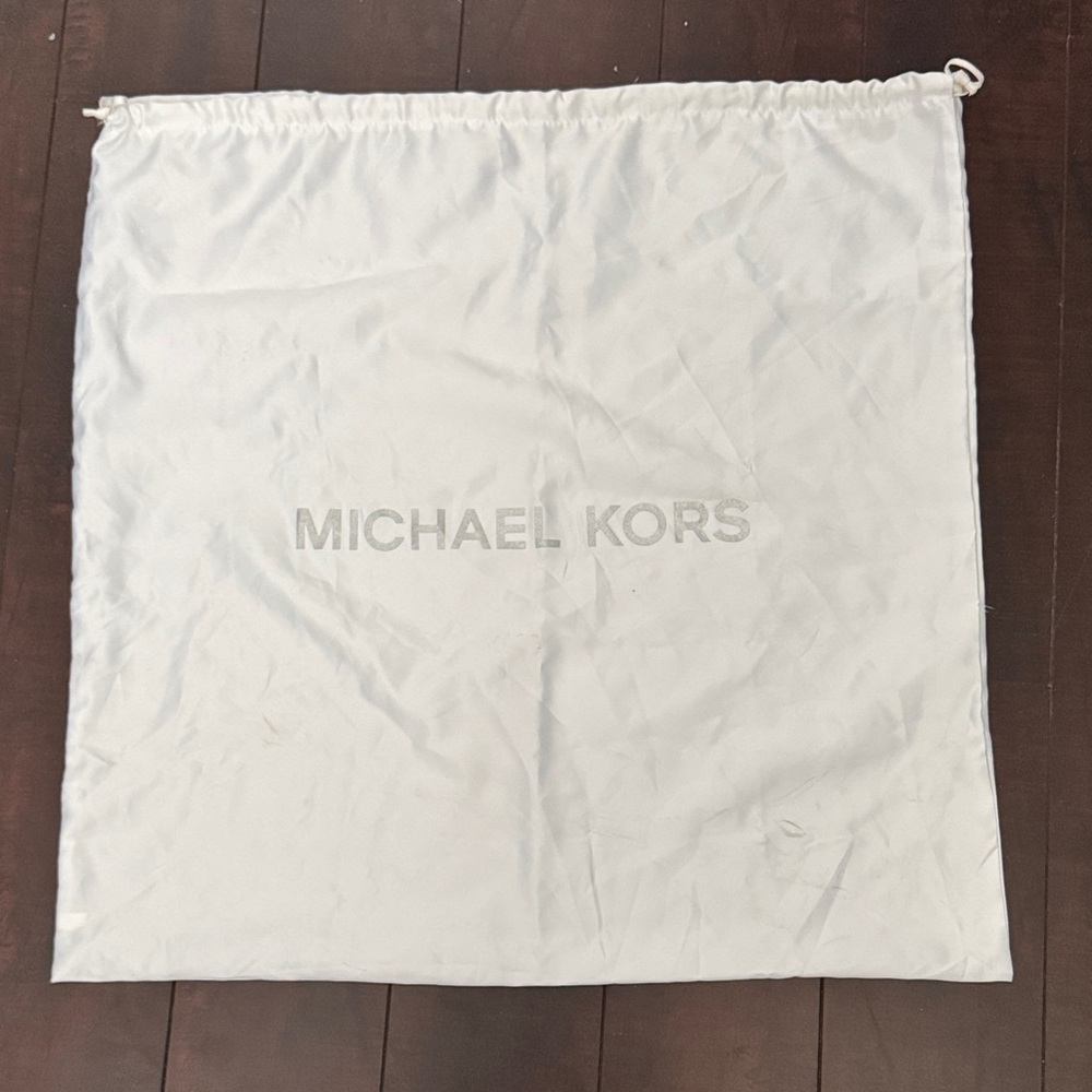 Preowned White Michael Kors Drawstring Logo Dust Bag